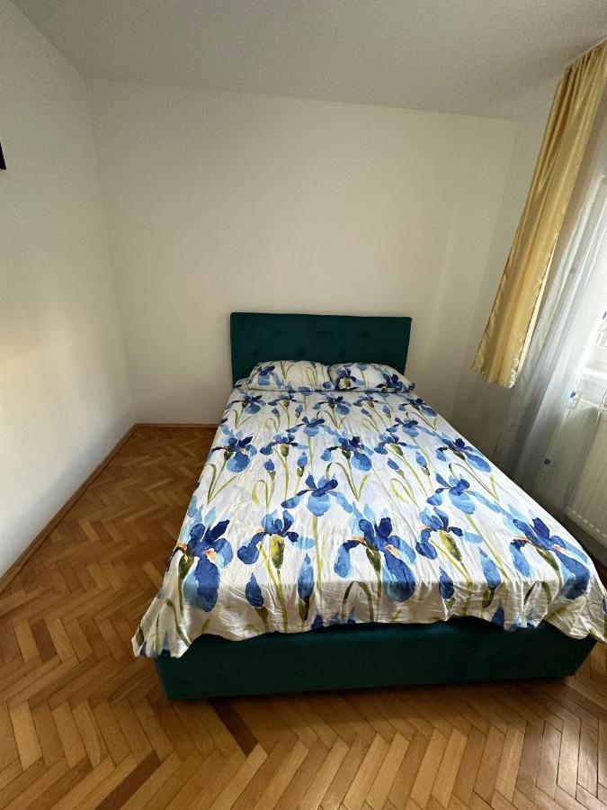 Ferienwohnung Apartament Untold Turda Exterior foto