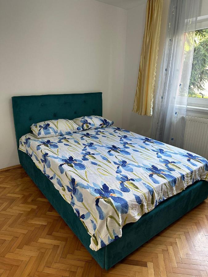 Ferienwohnung Apartament Untold Turda Exterior foto